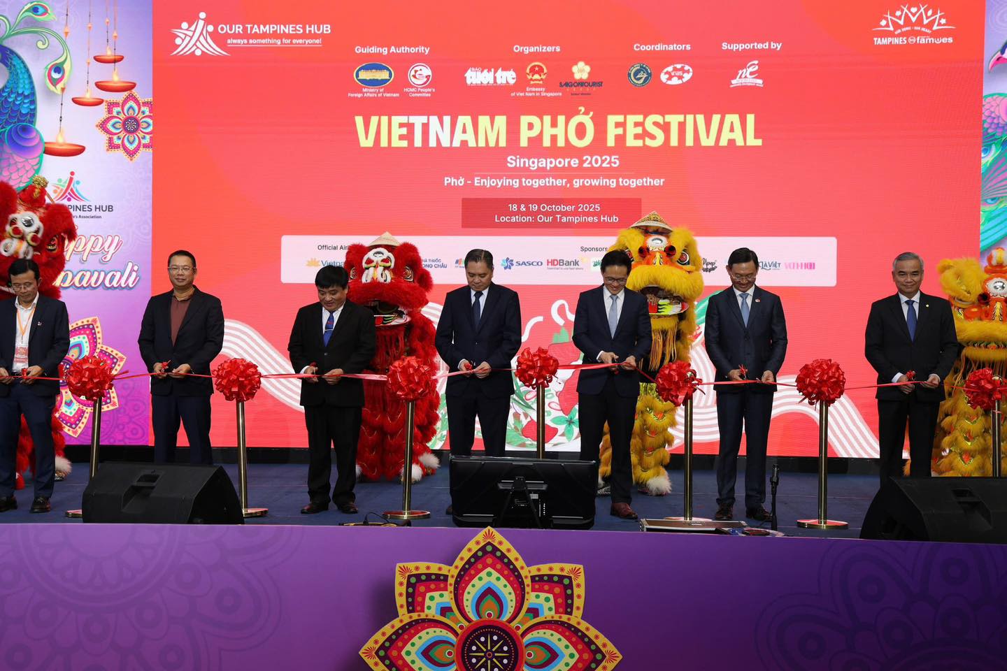 SAIGONTOURIST GROUP PHỐI HỢP BÁO TUỔI TRẺ ĐỒNG TỔ CHỨC “VIETNAM PHỞ FESTIVAL 2025” TẠI SINGAPORE