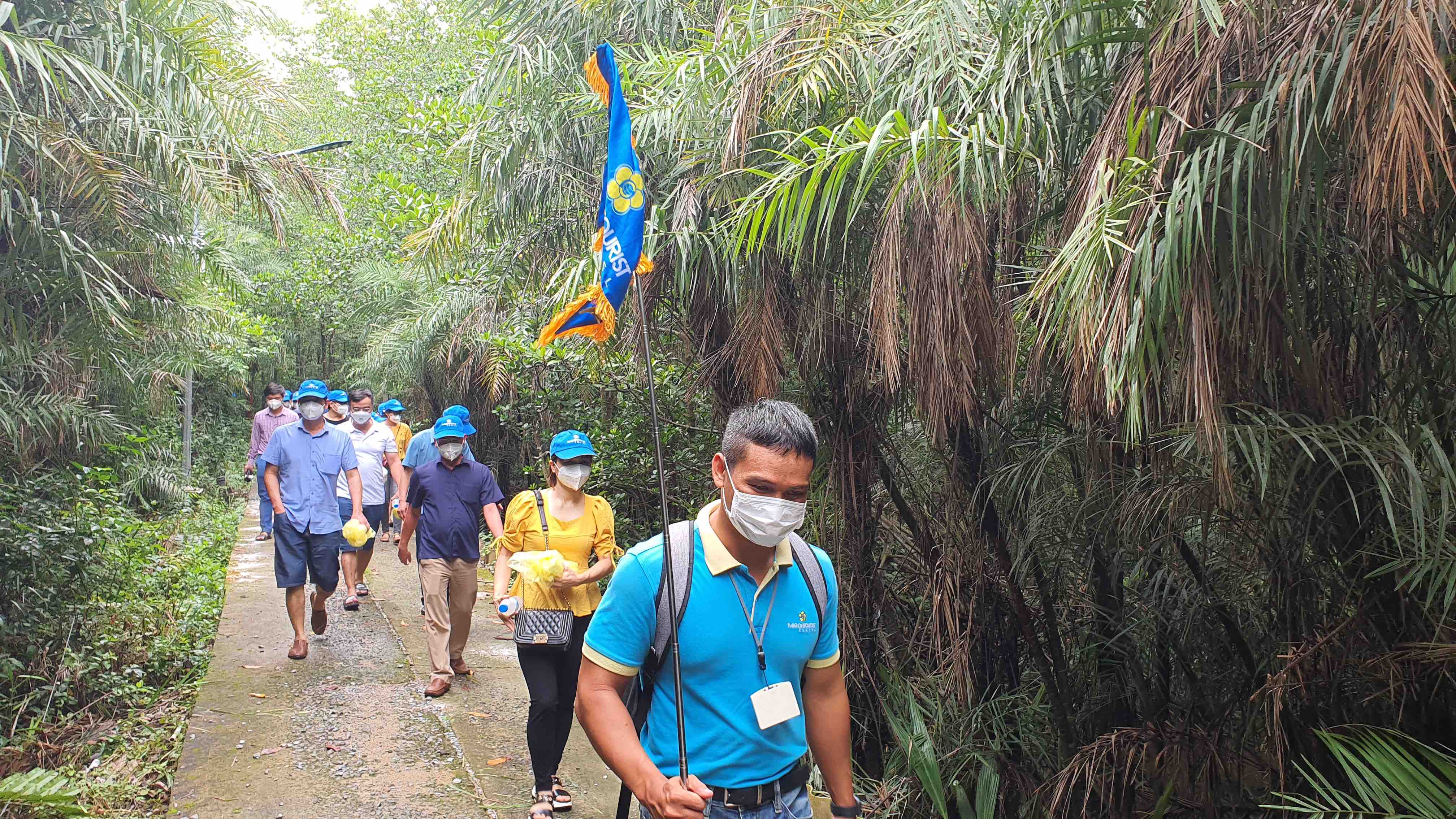 SAIGONTOURIST GROUP SUCCESSFULLY ORGANIZED A TOUR IN TRIBUTE OF COVID-19 FRONTLINE FORCES IN HO CHI MINH CITY