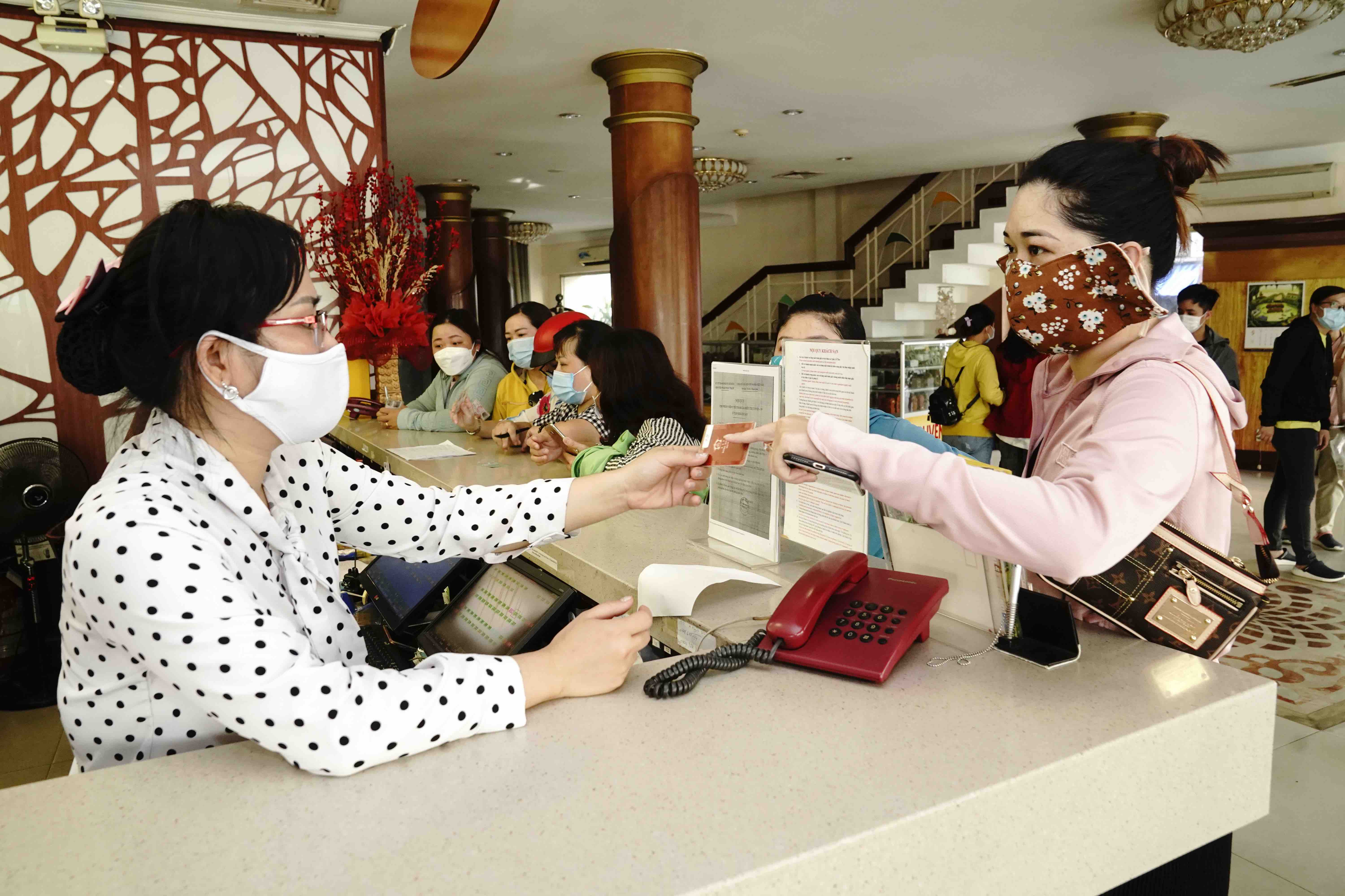 Saigontourist Group supports long stays accommodation and meals for the team of medical volunteers in the fight against the Covid-19 epidemic.