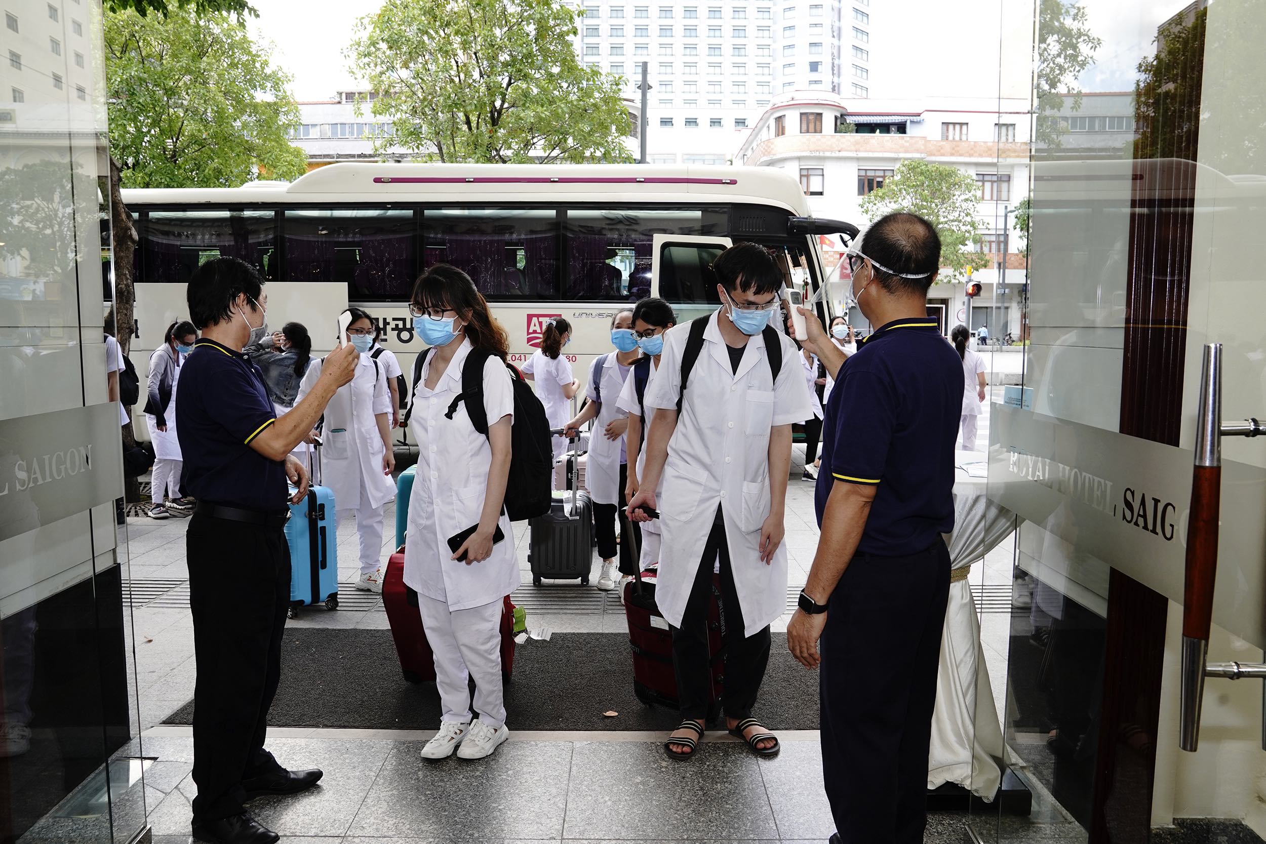 Saigontourist Group to join hands assisting 1,050 medical volunteers from the North to support Ho Chi Minh City against Covid-19 epidemic