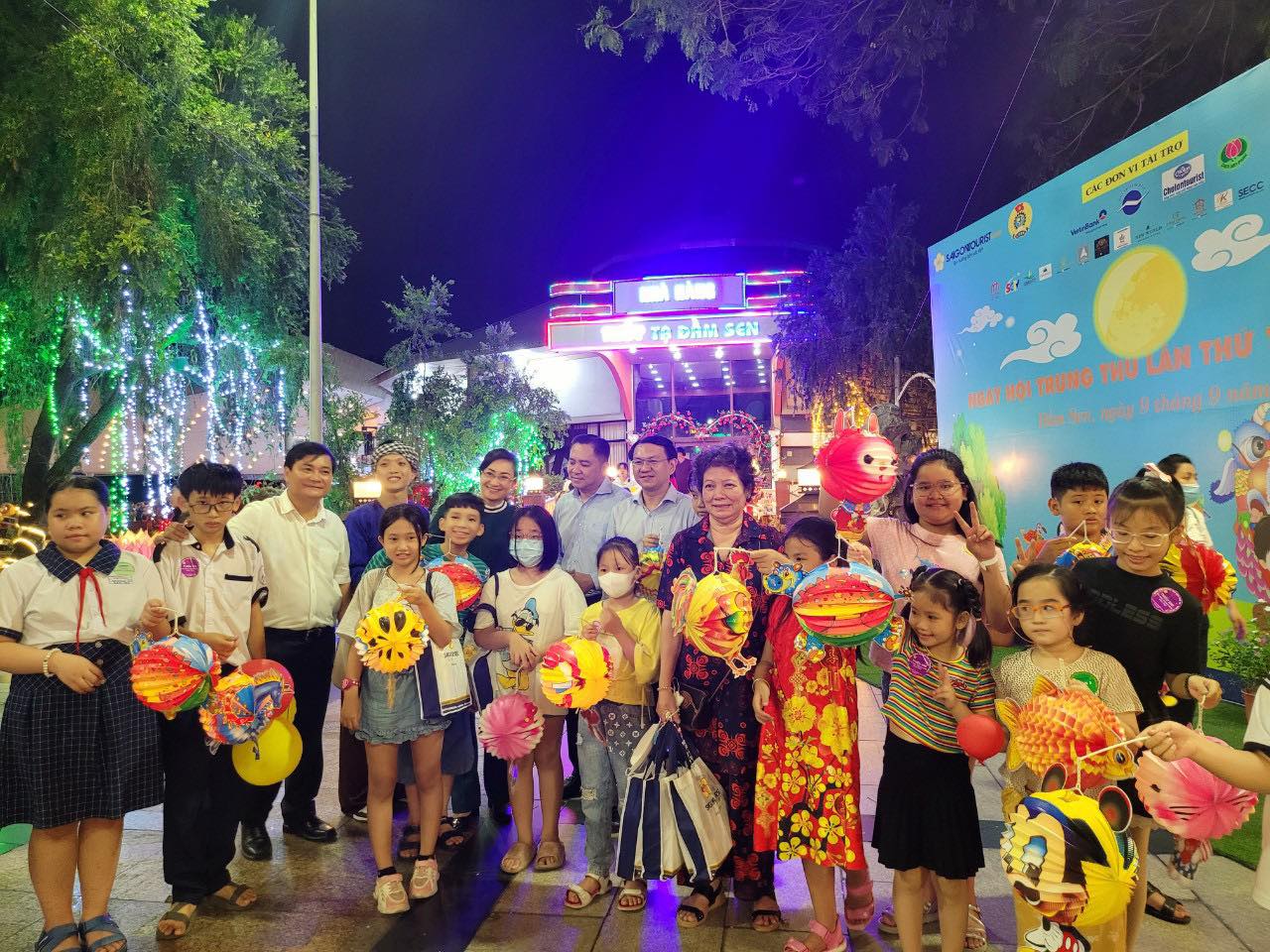 Saigontourist Group organizes Mid-Autumn Festival for 550 Orphaned Children