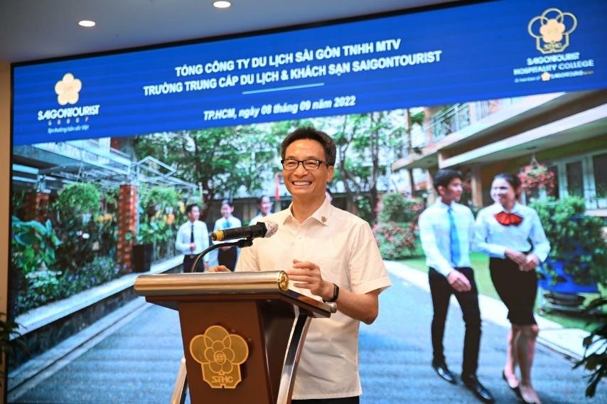 DEPUTY PRIME MINISTER VU DUC DAM VISIT, WORKS AT 