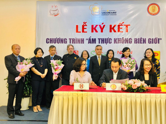 Lễ ký kết chương trình 