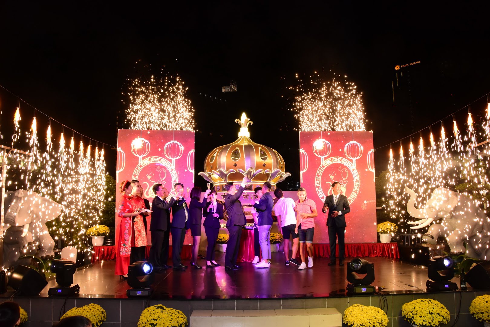 Vibrating Christmas – New Year 2021 with the series of promotions from hotels under Saigontourist Group